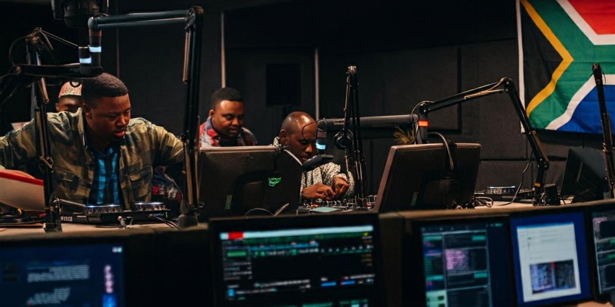 24 Top South African Radio Stations to Enjoy While Chatting on Goboza Chat